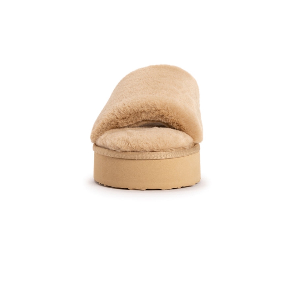 Slippers - Picture 4 of 12